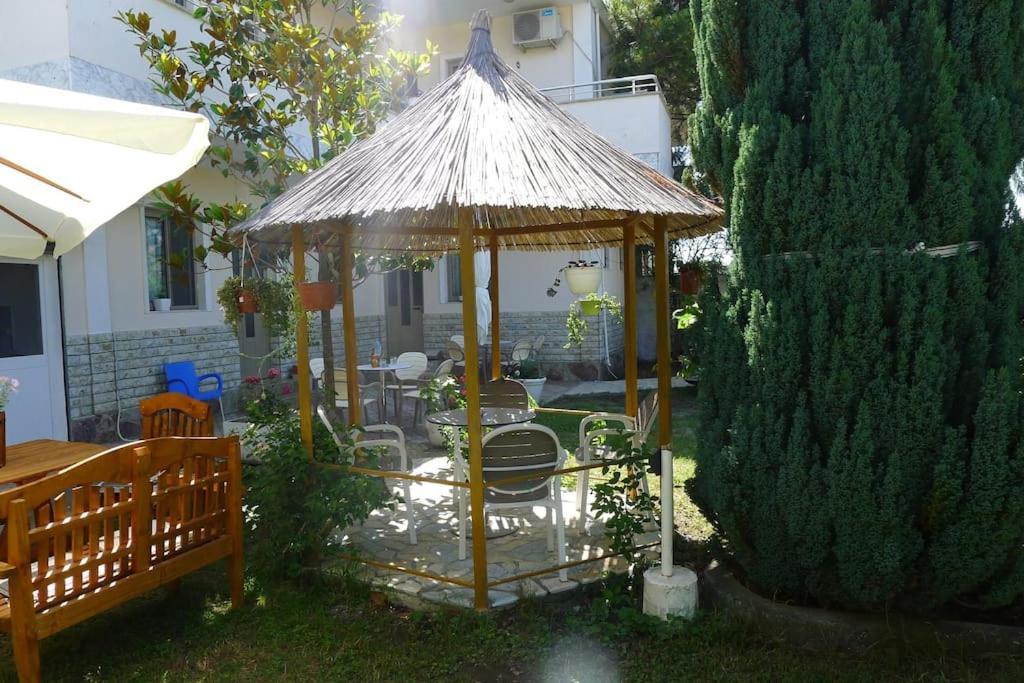 Summer House - For 2 People In 2nd Floor Ferienhaus Velipojë