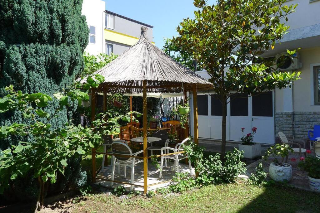 Summer House - For 2 People In 2nd Floor Velipojë
